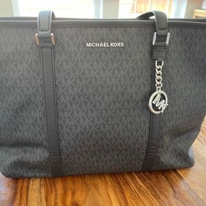 Michael Kors Carry All